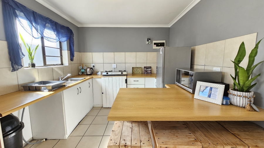 To Let 2 Bedroom Property for Rent in Country Club Western Cape